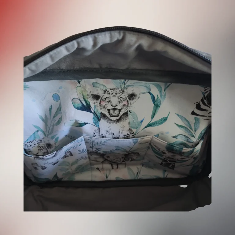 Intérieur du sac à langer Bethléem, poches compartimentées, Fil Dé Toile Hérault